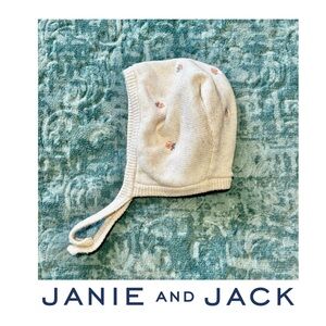 TODDLER Janie and Jack cream knit bonnet | Size 12-18 months